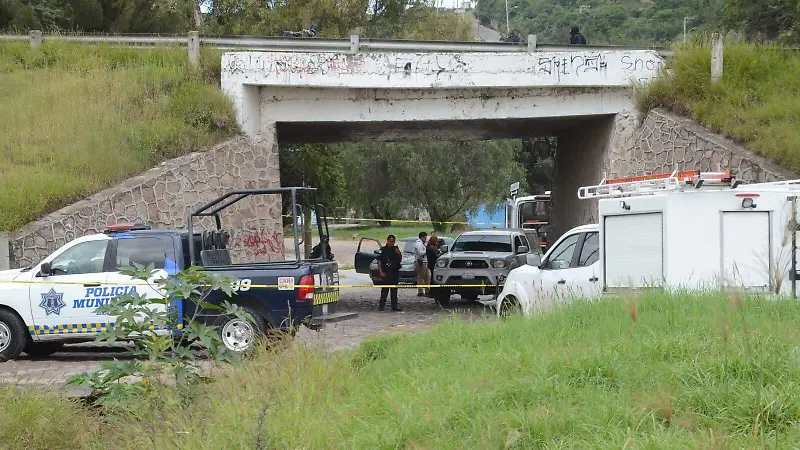 Violencia en León: Dos cadáveres dentro de vehículo abandonado 2